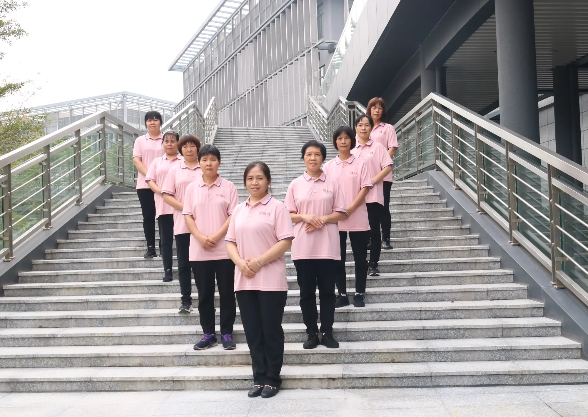 联系追光职业培训学校