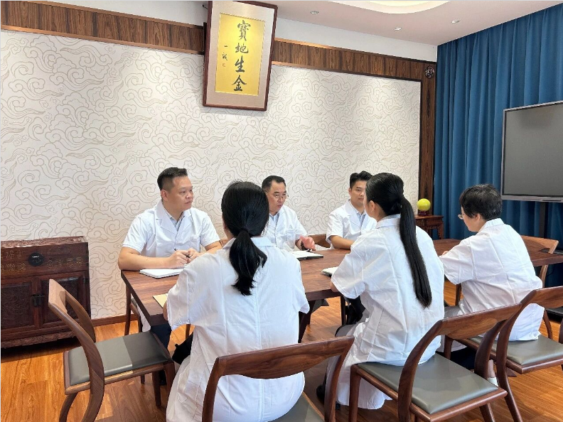 养老护理员培训：规范办学与专业标准解析